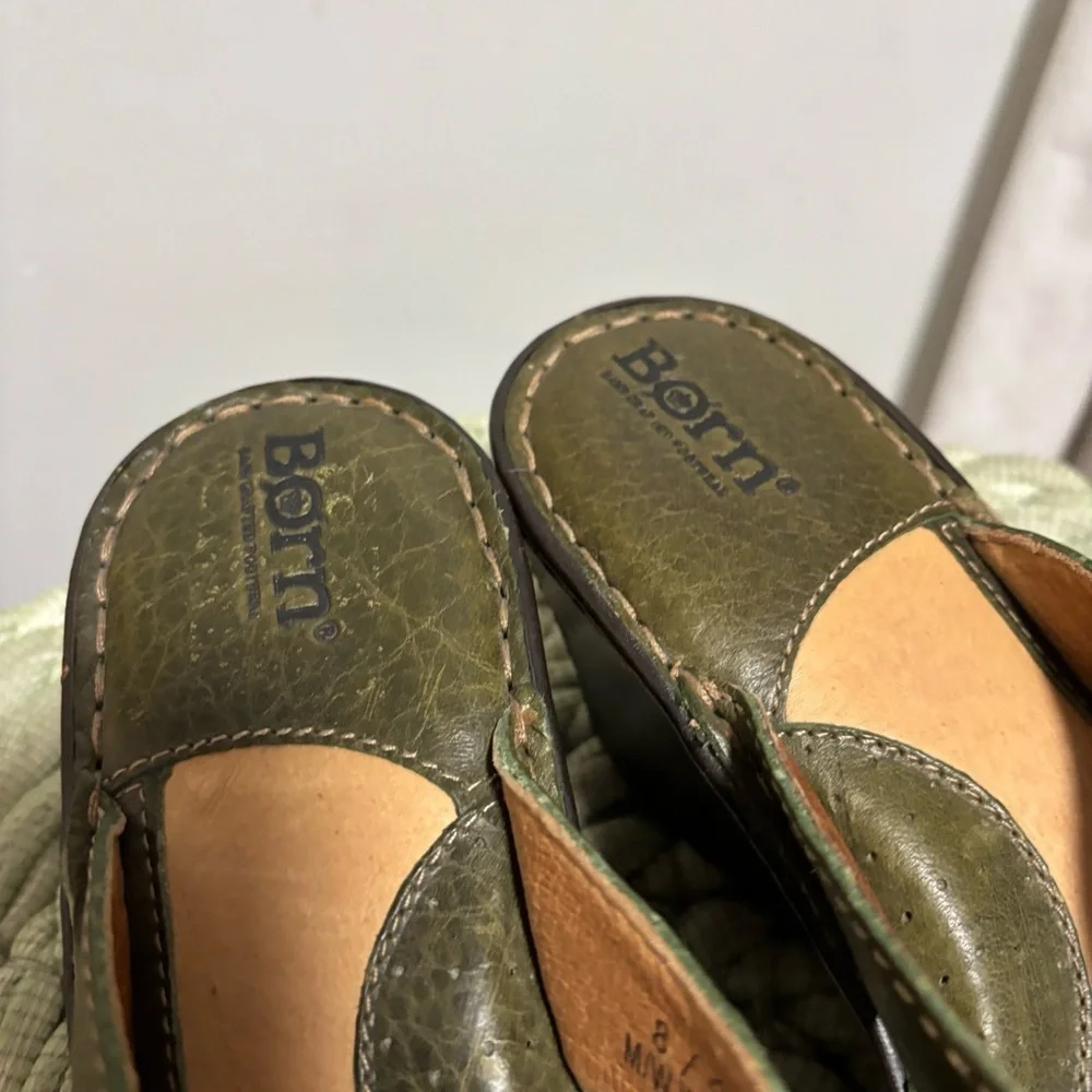 NEW Born Olive Green Leather Slip On Wedge Comfort Sandals Size 8